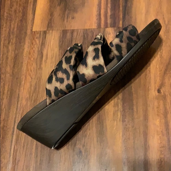 Vionic Wedge Sandals - Picture 3 of 6